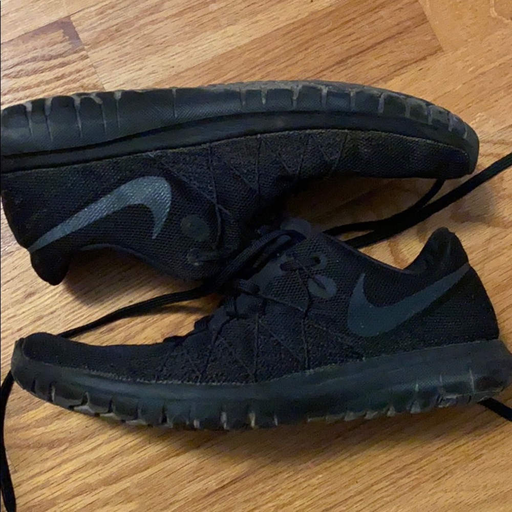 Nike Fury 2 Sneakers